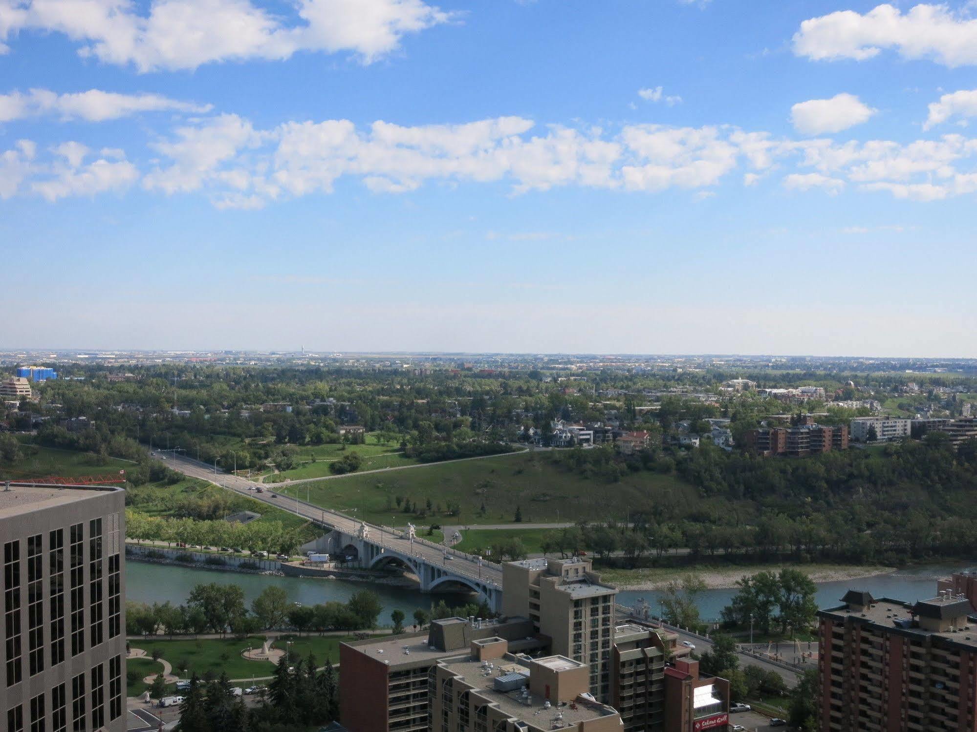 International Hotel Calgary Exterior photo