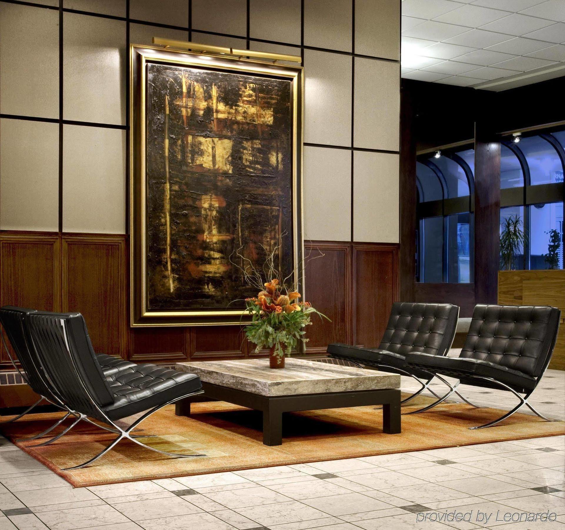 International Hotel Calgary Interior photo