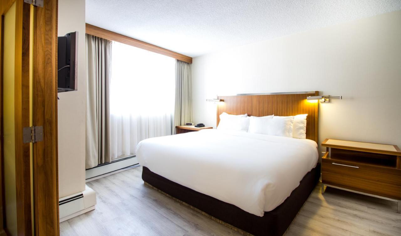 International Hotel Calgary Exterior photo