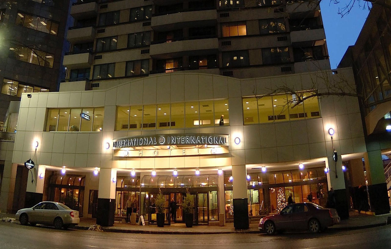 International Hotel Calgary Exterior photo